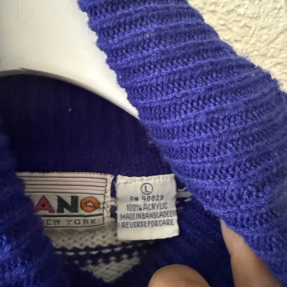 A’Milano Navy and White Striped Turtleneck‎ Sweater size Large pockets